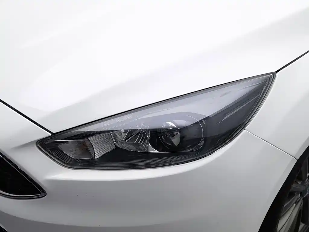 Фото 7 - Ford Focus