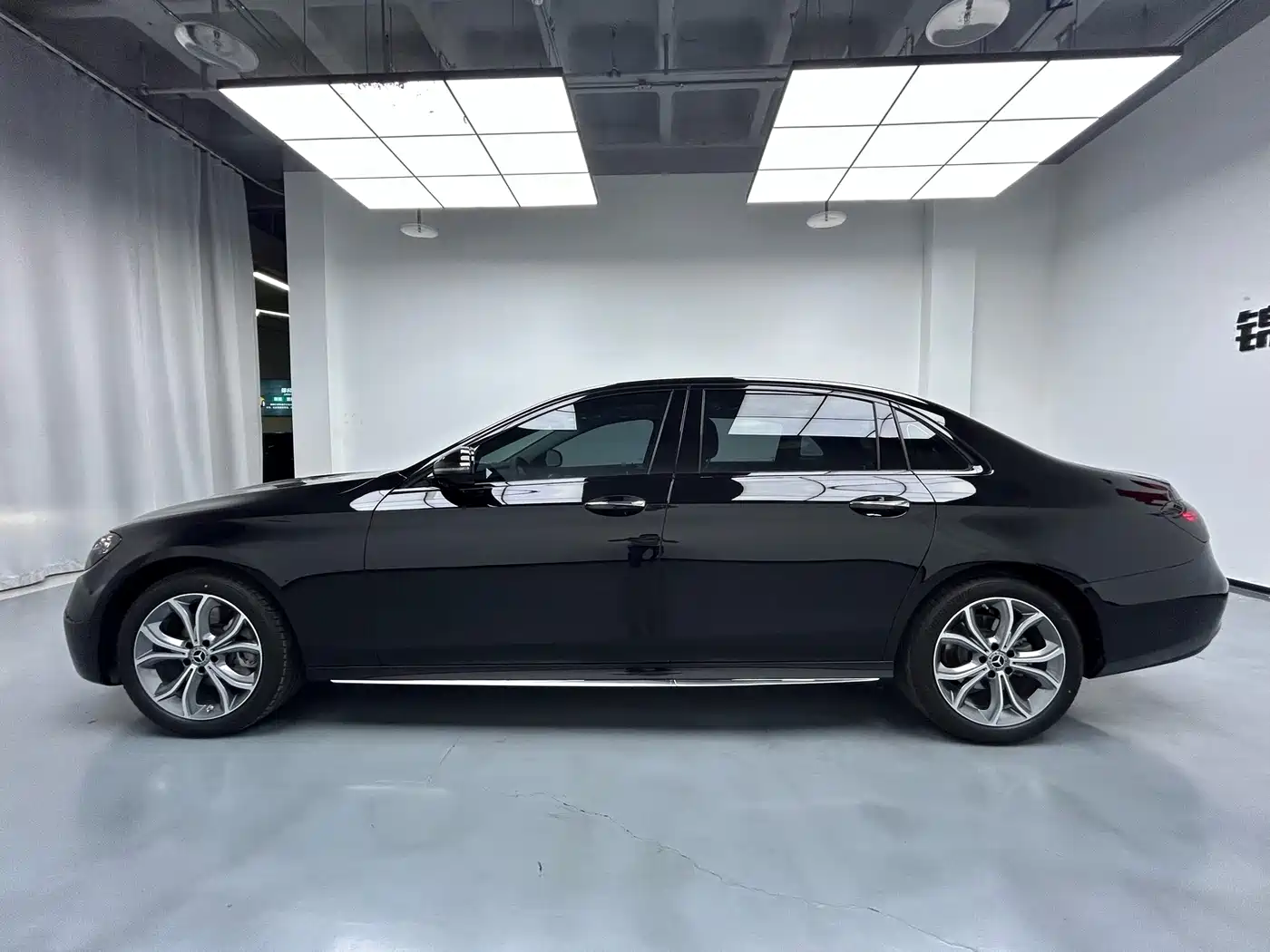 Mercedes-Benz E-Class 2022 Facelift E 300 L Sport Fashion Style фото 14