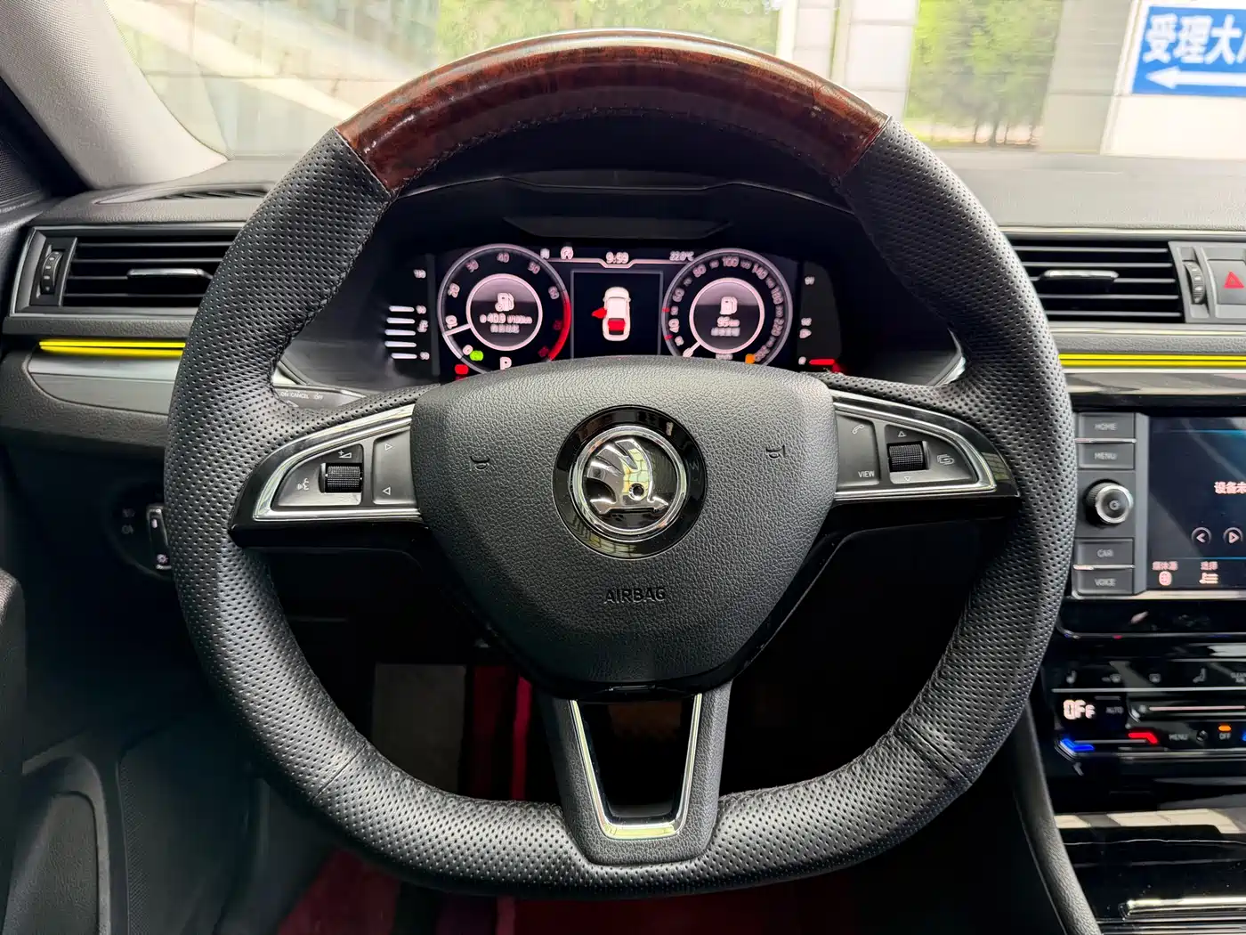 Škoda Superb 2019 Facelift TSI330 DSG Comfort фото 30