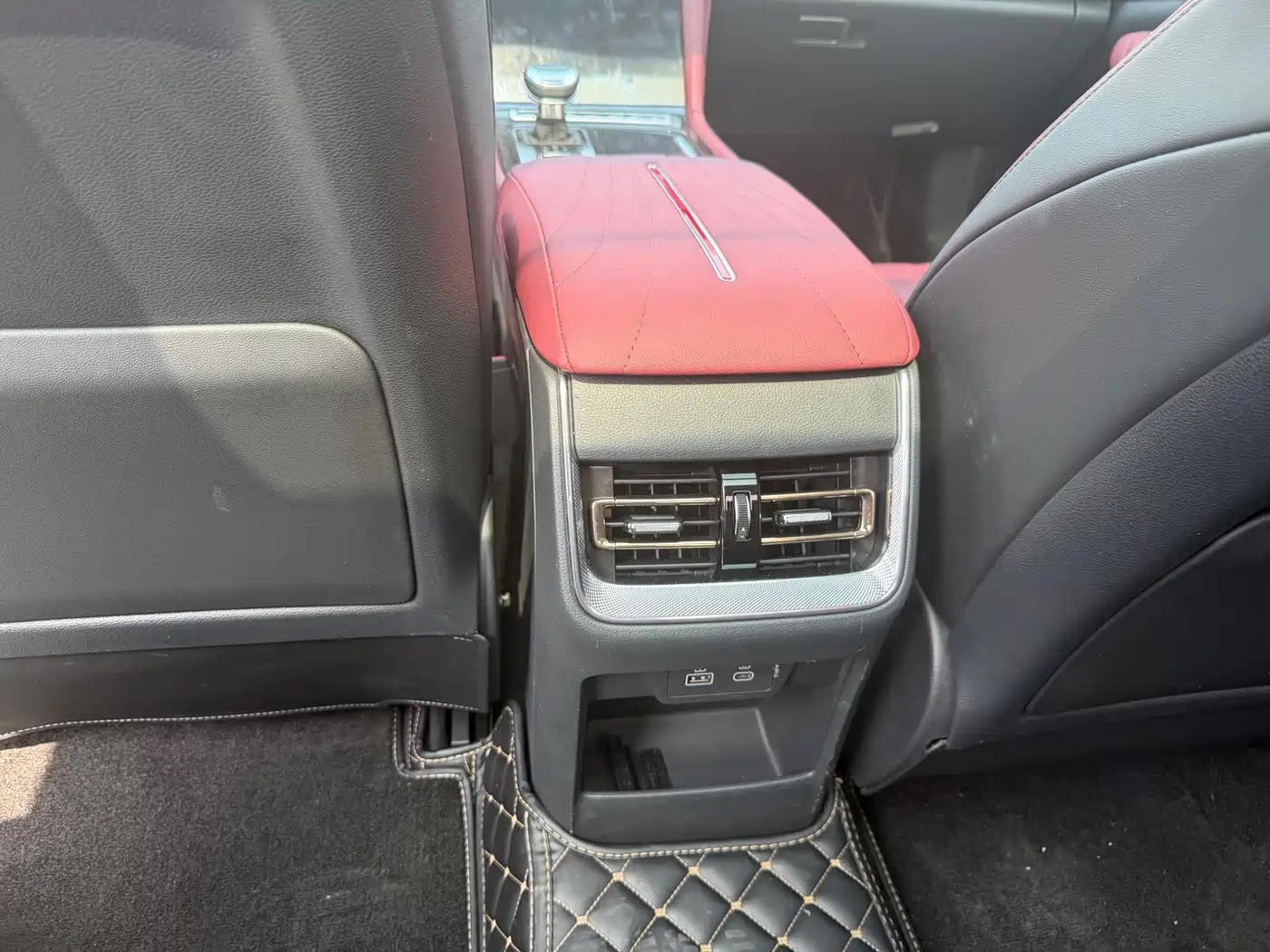 Hongqi H5 2023 1.5T DCT Smart Connect Flag Rhythm фото 11