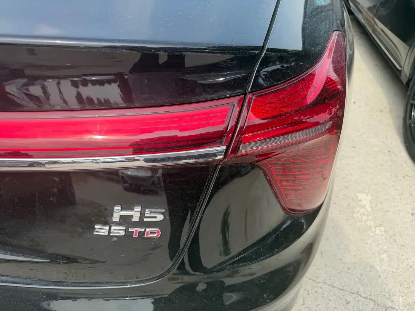 Hongqi H5 2025 1.5T DCT Flag Rhythm 500,000 Units Memorial Edition фото 18