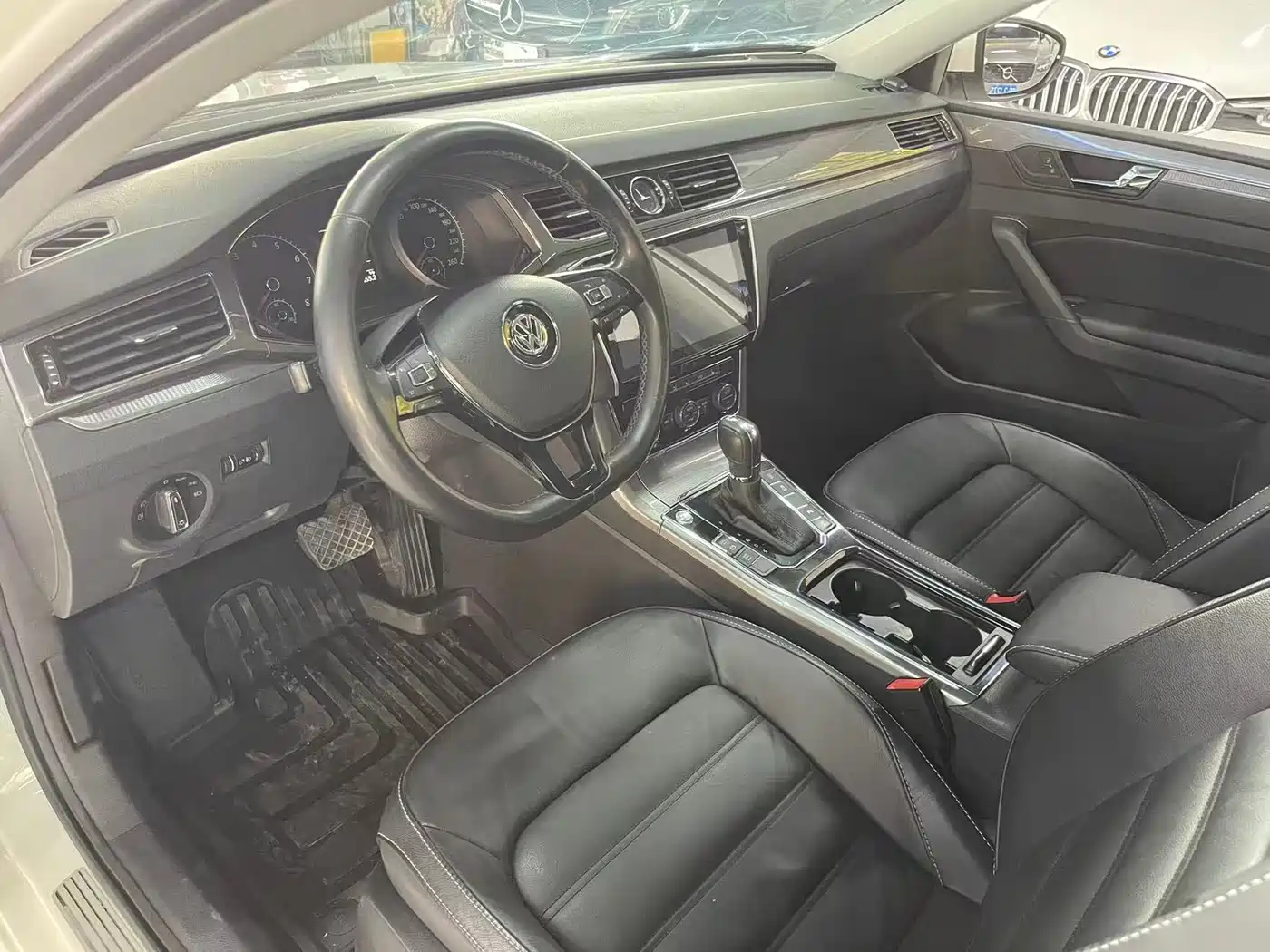 Volkswagen Passat 2017 330TSI DSG Prestige фото 7