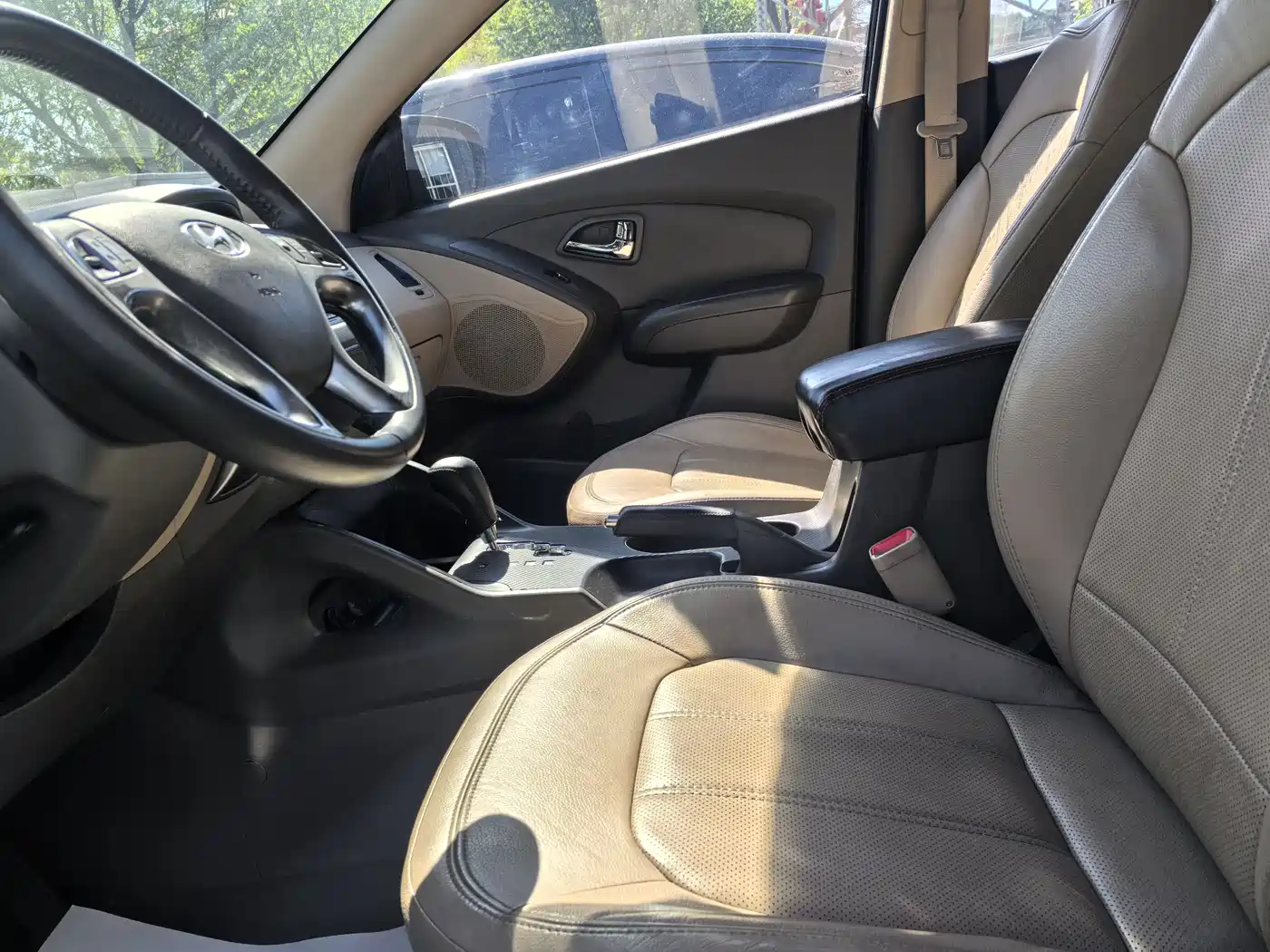 Hyundai Beijing Hyundai ix35 2012 2.0L Automatic 2WD GLS Elite фото 3