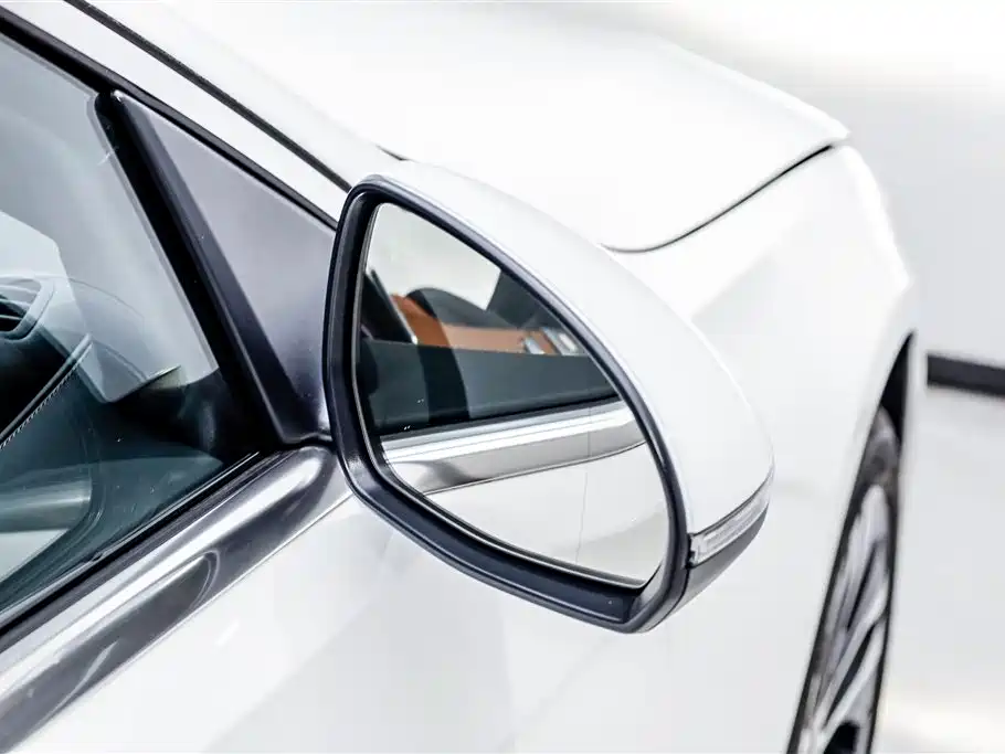 Mercedes-Benz C-Class New Energy 2024 Facelift C 350 eL фото 21