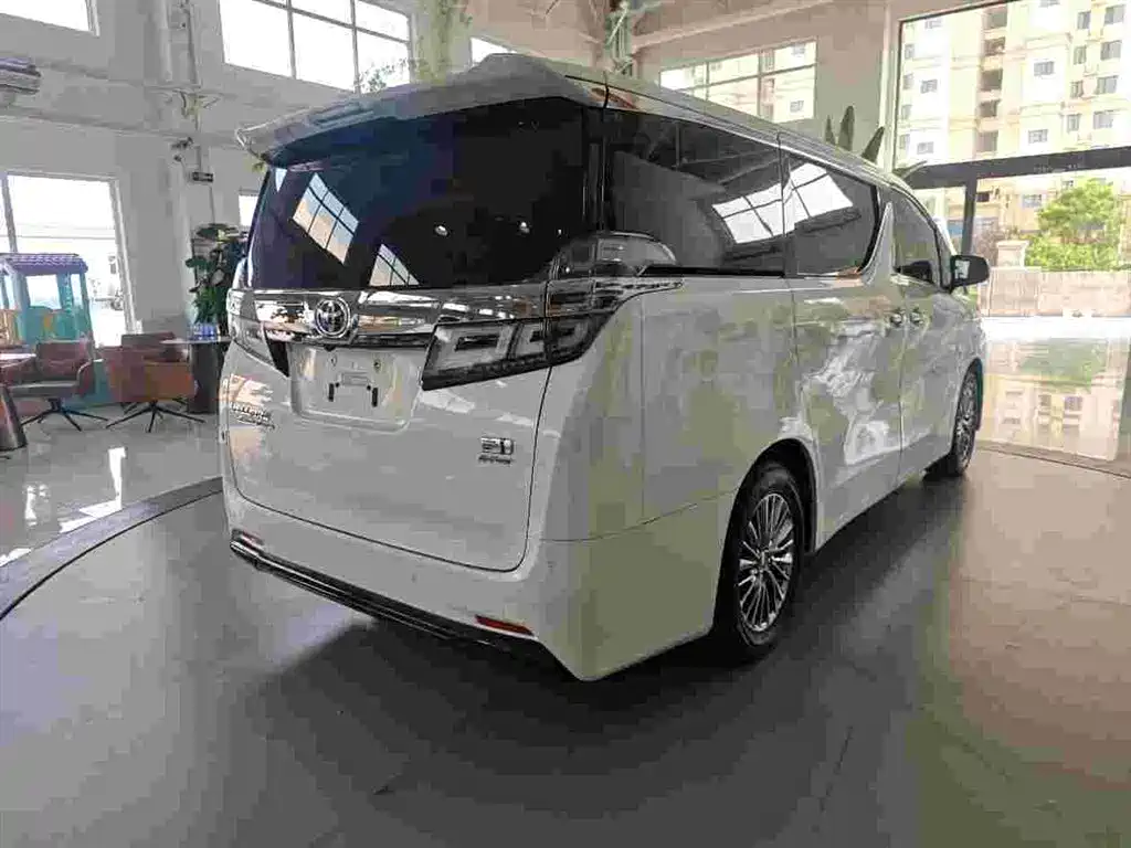 Toyota Vellfire 2020 Twin Engine 2.5L HV Premium Edition фото 4