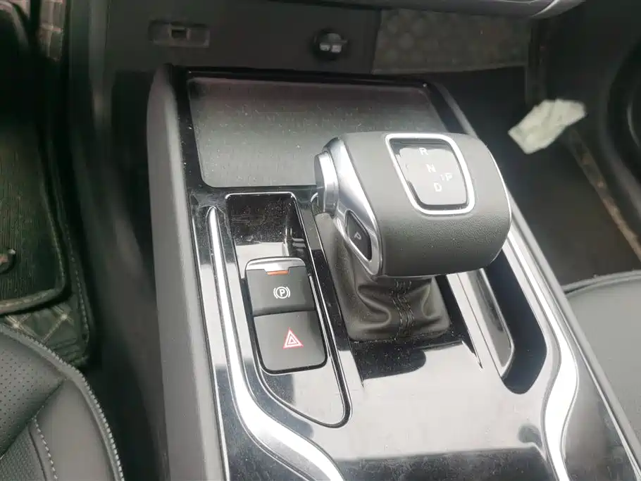 Hongqi E-QM5 2023 Facelift Basic Travel Edition фото 16