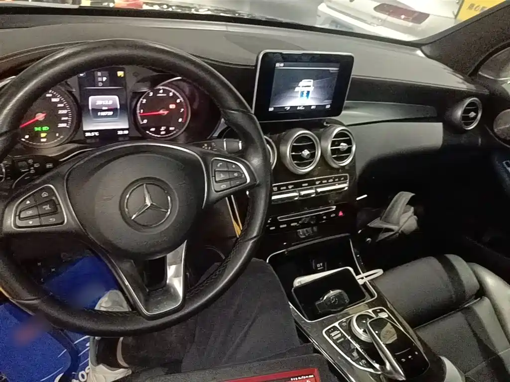 Mercedes-Benz GLC 2019 Facelift GLC 260 L 4MATIC Luxury фото 10