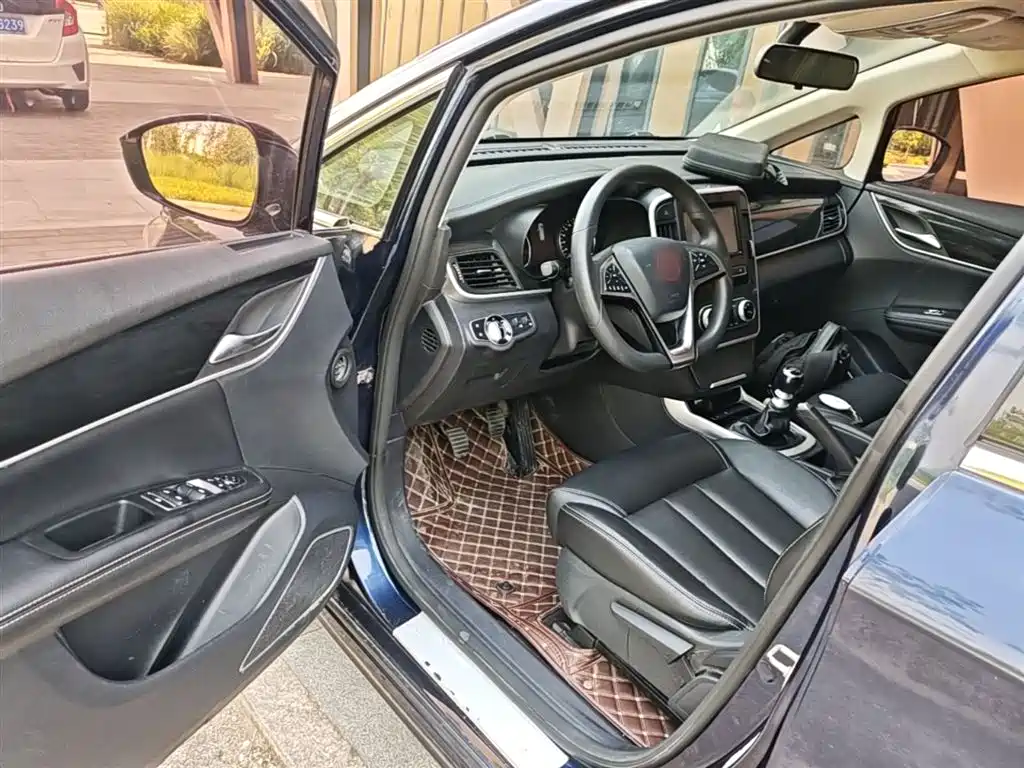 BYD Song MAX 2017 1.5T Manual Smart Luxury 7-Seater фото 16