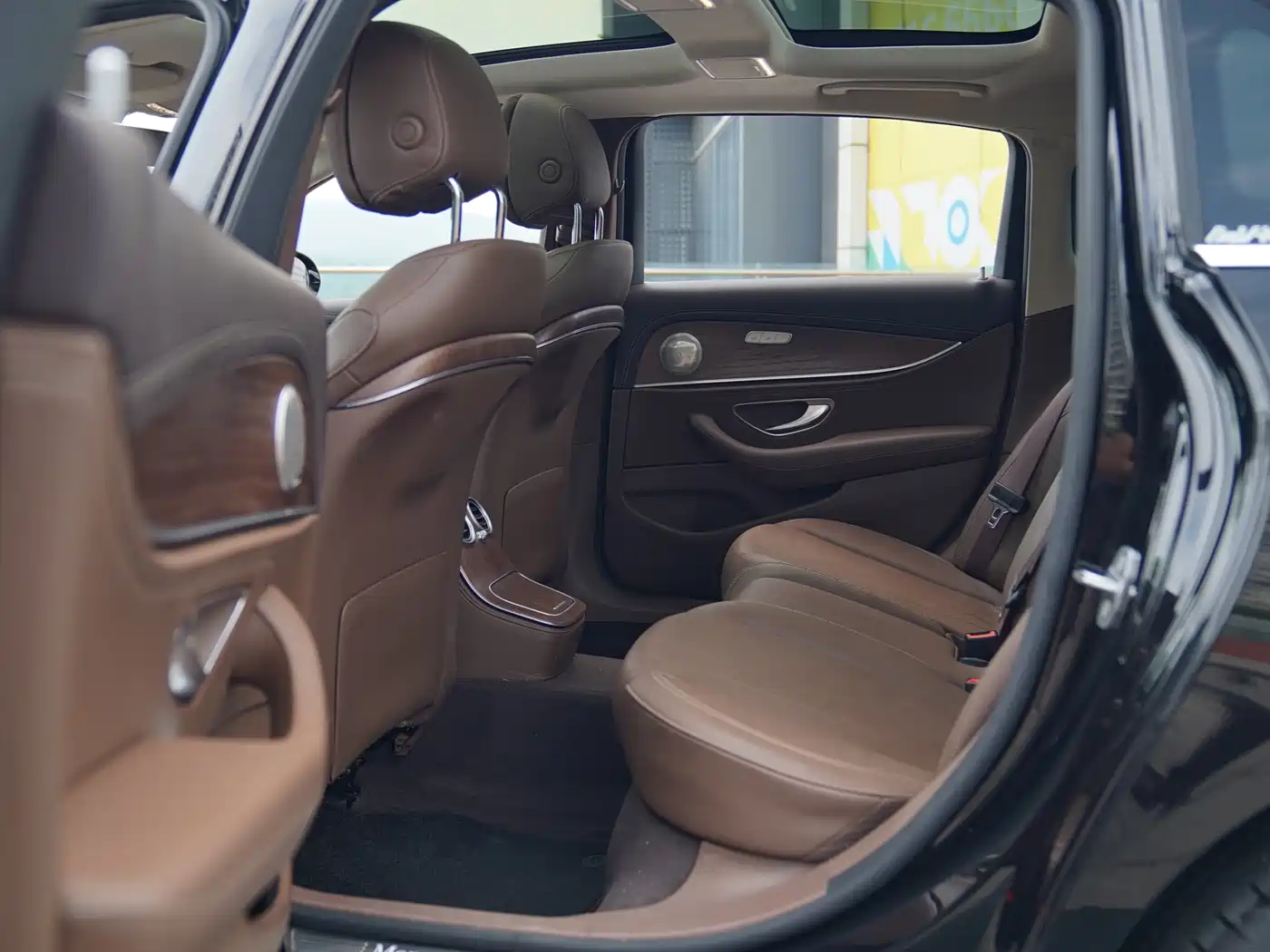 Mercedes-Benz E-Class 2023 E 300 L Fashion фото 6