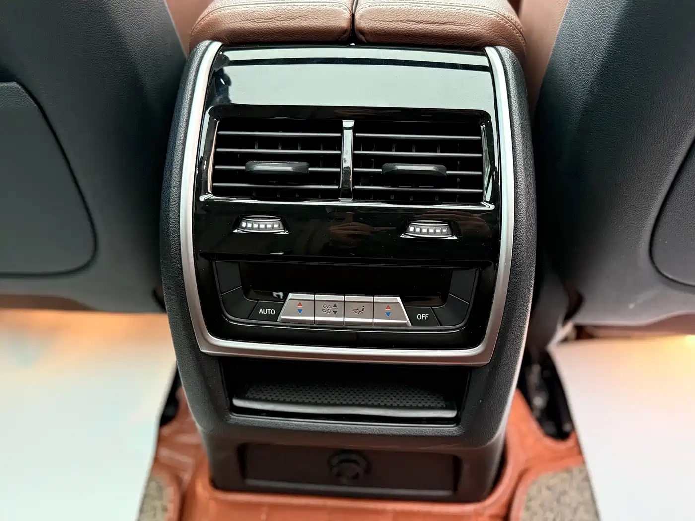 BMW X5 (Import) 2019 xDrive40i Exclusive M Sport Package фото 26