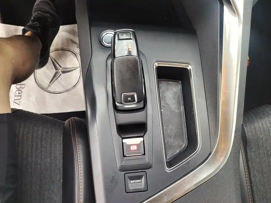 Peugeot 5008 2017 380THP 5-Seat Elite Edition фото 16