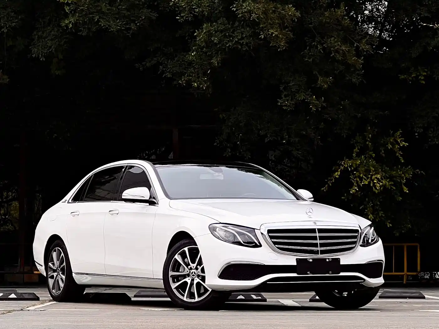 Mercedes-Benz E-Class 2018 Facelift E 300 L Fashion фото 3