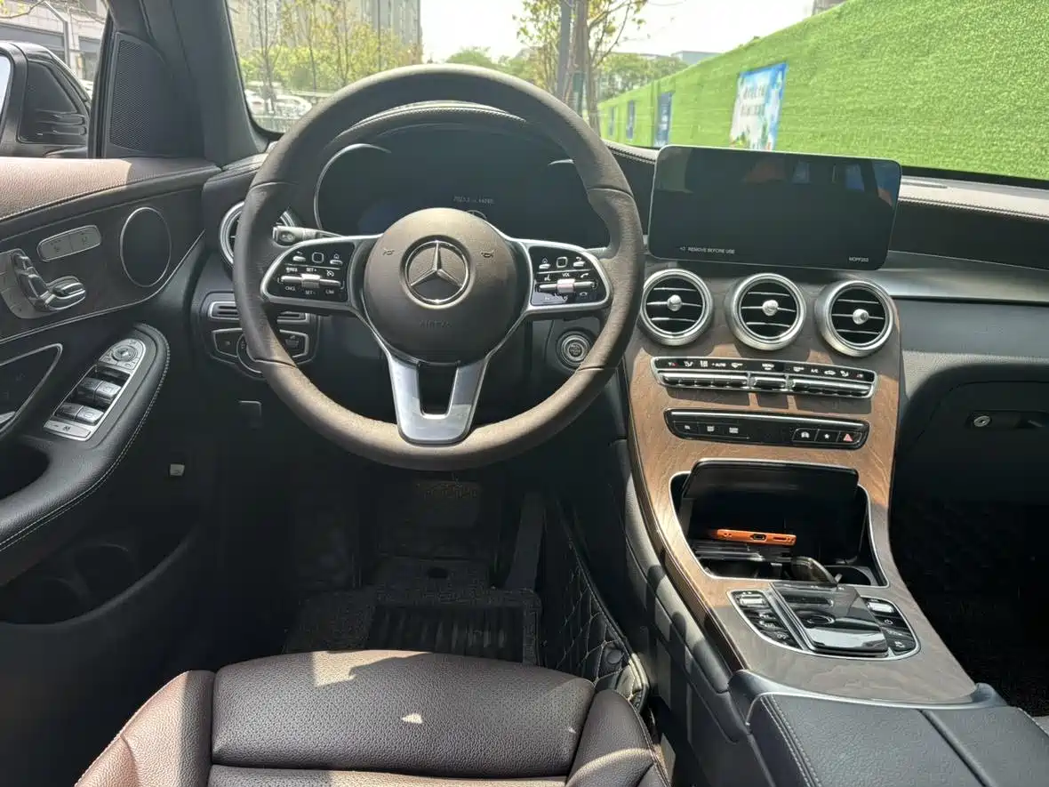 Mercedes-Benz GLC 2022 Model GLC 300 L 4MATIC Luxury Edition фото 5
