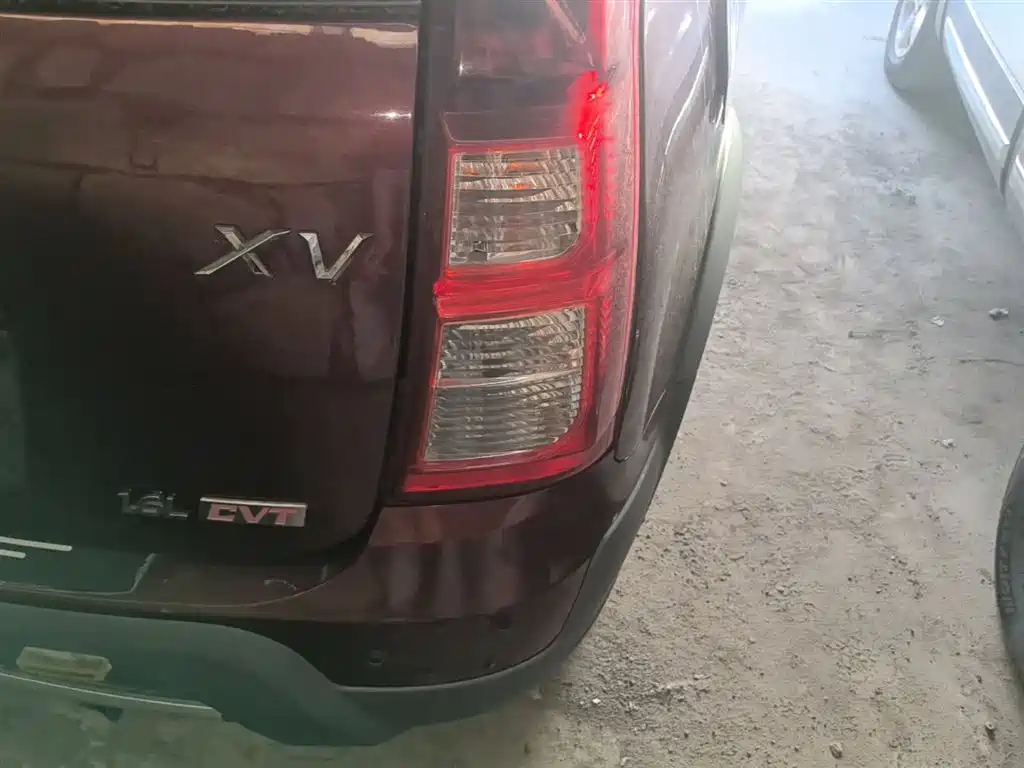 Dongfeng Fengxing Joyear XV 2017 2016 1.6L CVT Luxury