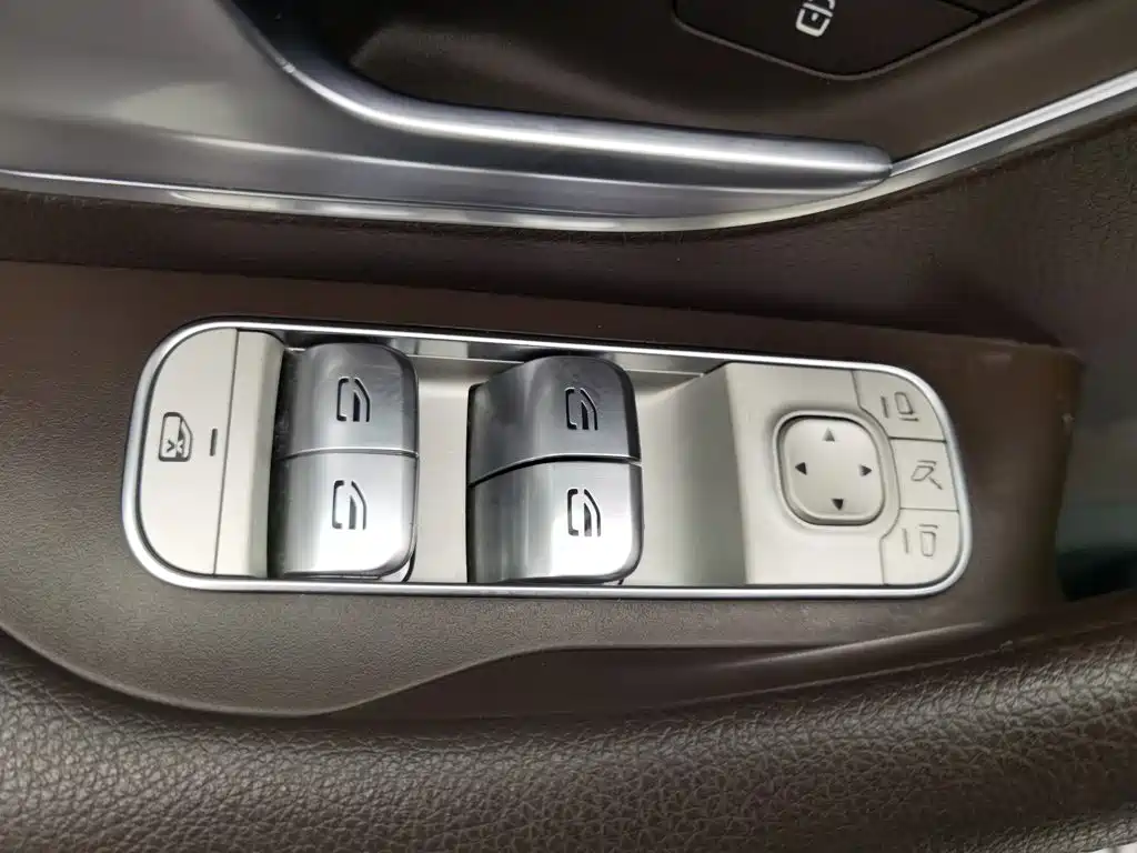 Mercedes-Benz GLE, миниатюра 9