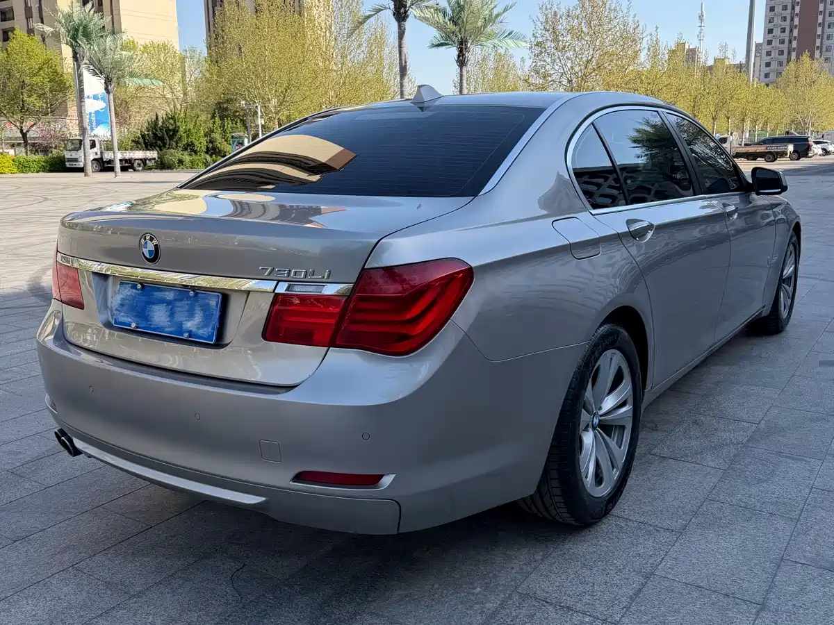 BMW 7 Series 2011 730Li Elegance фото 6