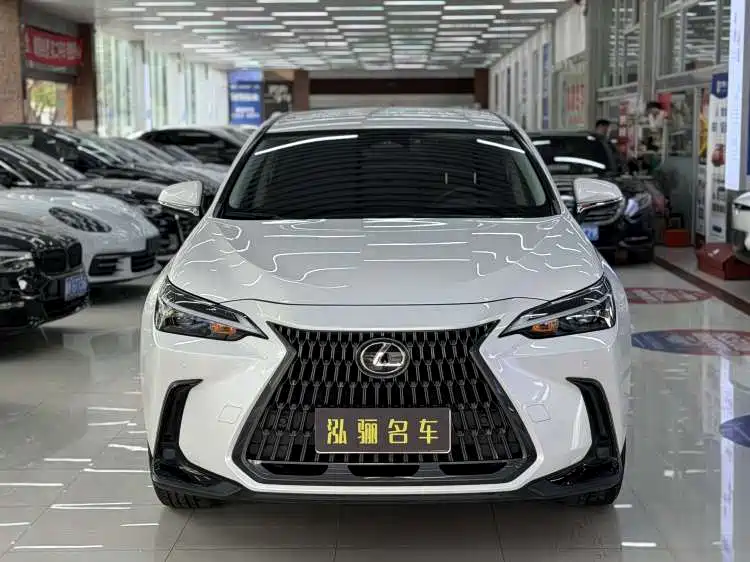 Lexus NX 2022 260 FWD Innovation Edition фото 2