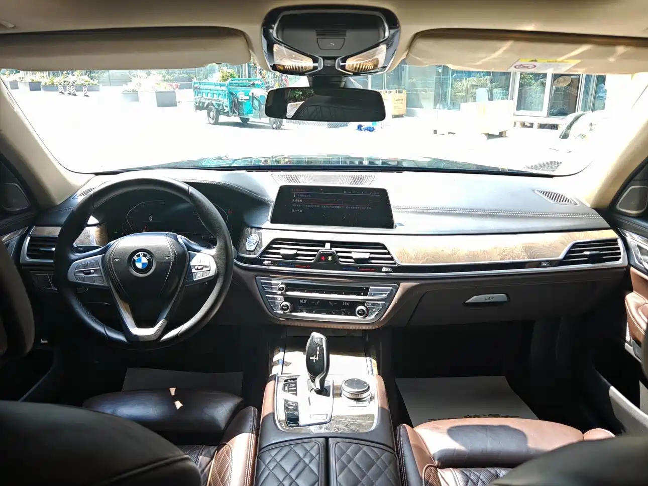 BMW 7 Series 2021 Model 740Li Leading Luxury Package фото 12