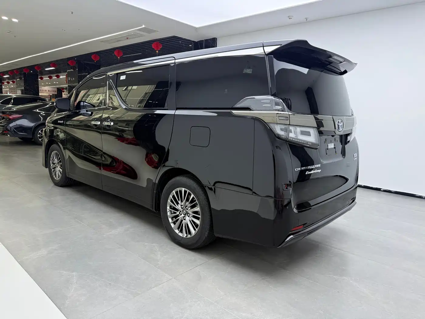 Toyota Vellfire 2023 Crown Hybrid 2.5L HV Premium фото 4