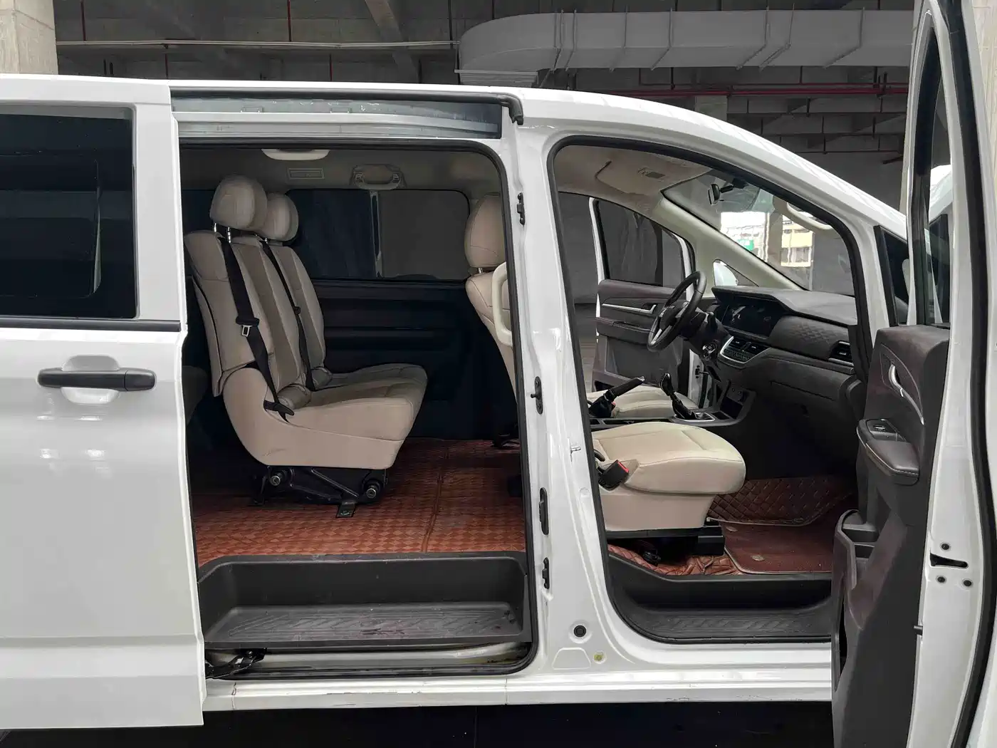 BAW (Beijing Automobile Works) Ruisheng Ace M7 2023 2023 2.0L CNG Long Wheelbase Luxury Operation Version 7-Seater