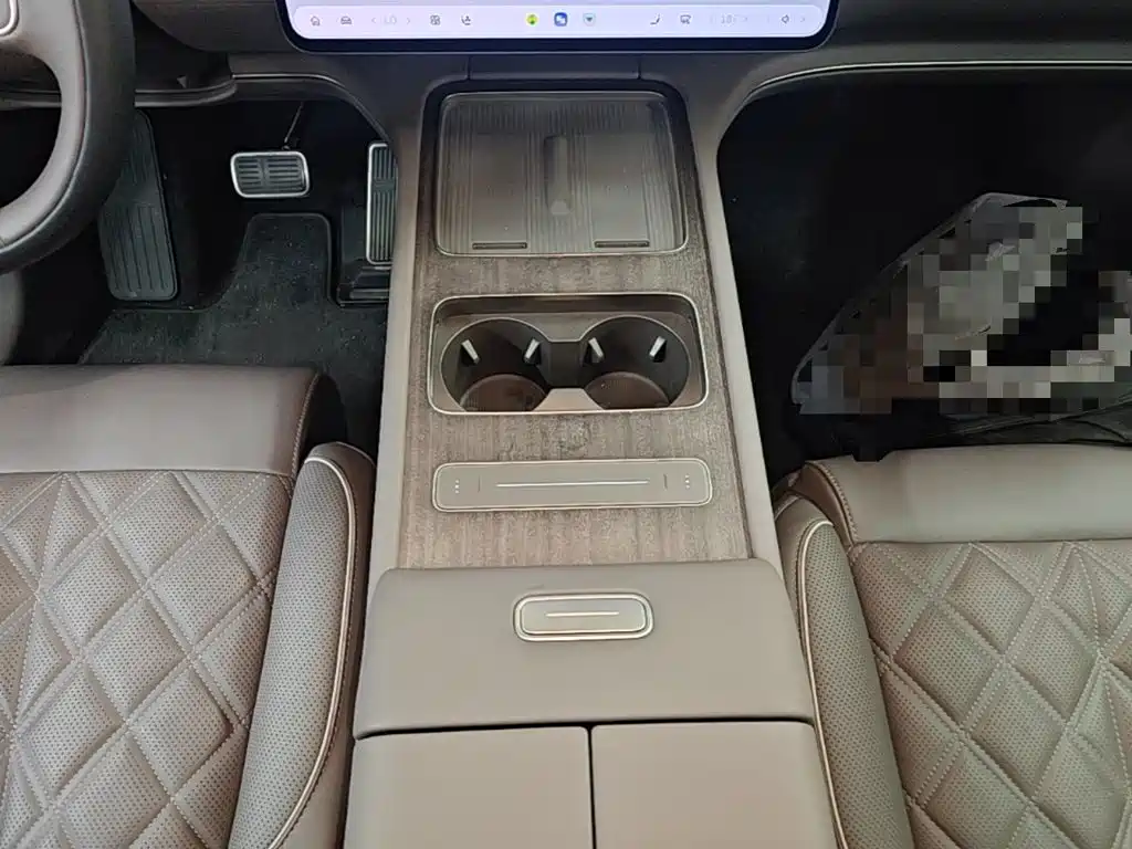 NIO ES8 2026 2025 Model 6-Seat Executive Luxury Edition