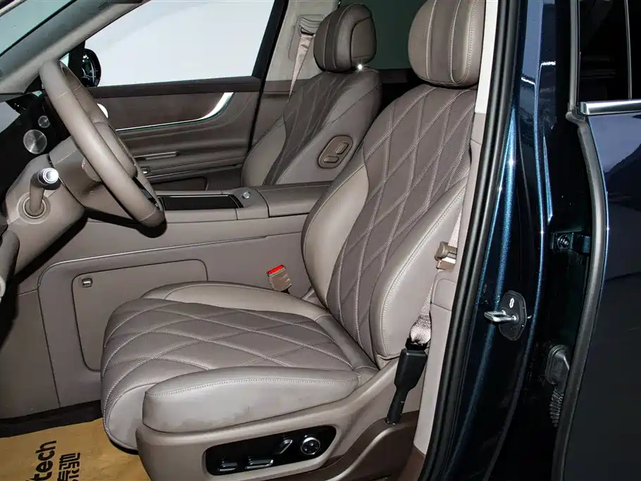 AITO Wenjie AITO M9 2025 Extended Range Ultra 52kWh 5-Seater фото 17