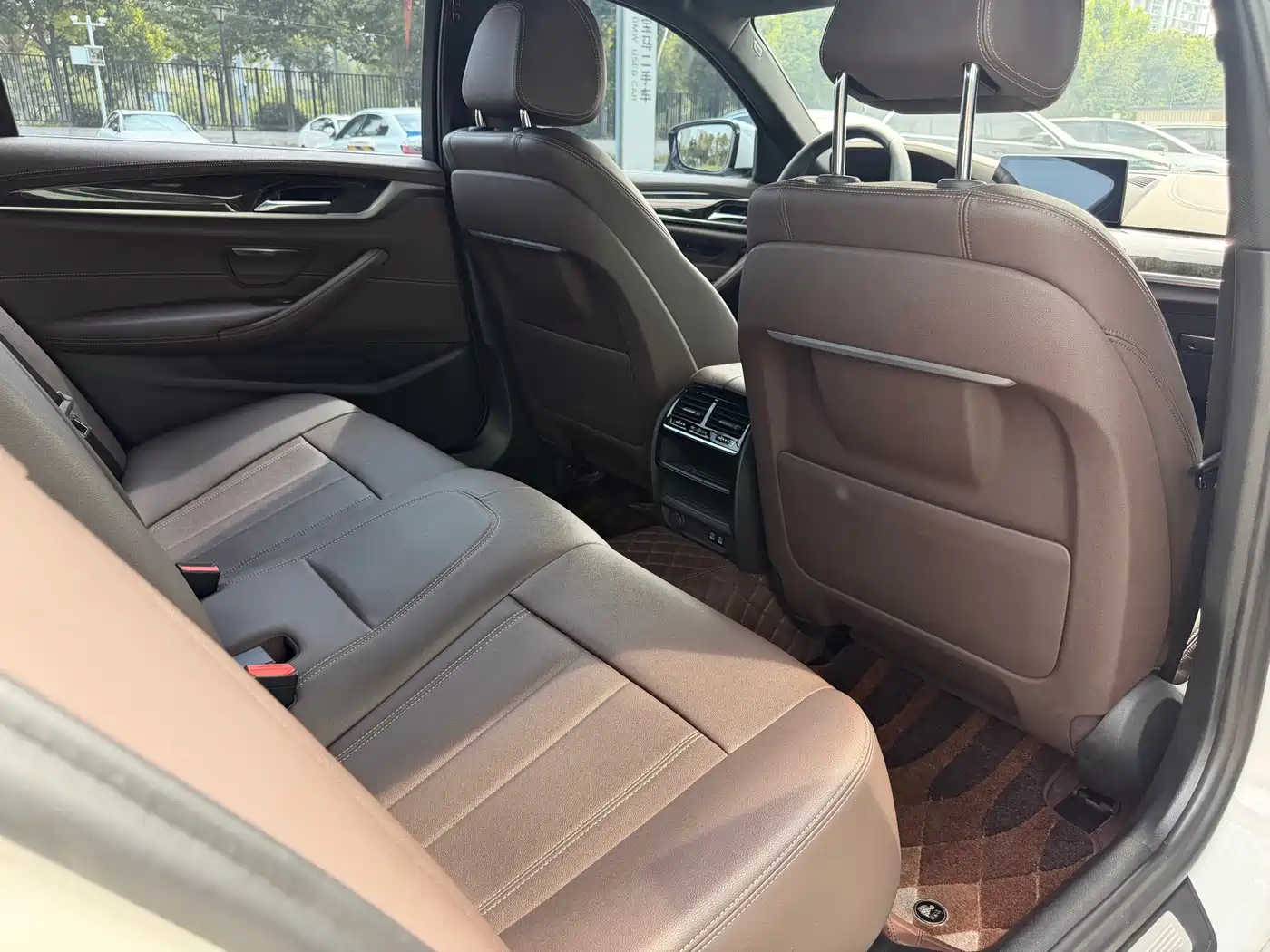 Фото 20 - BMW 5 Series