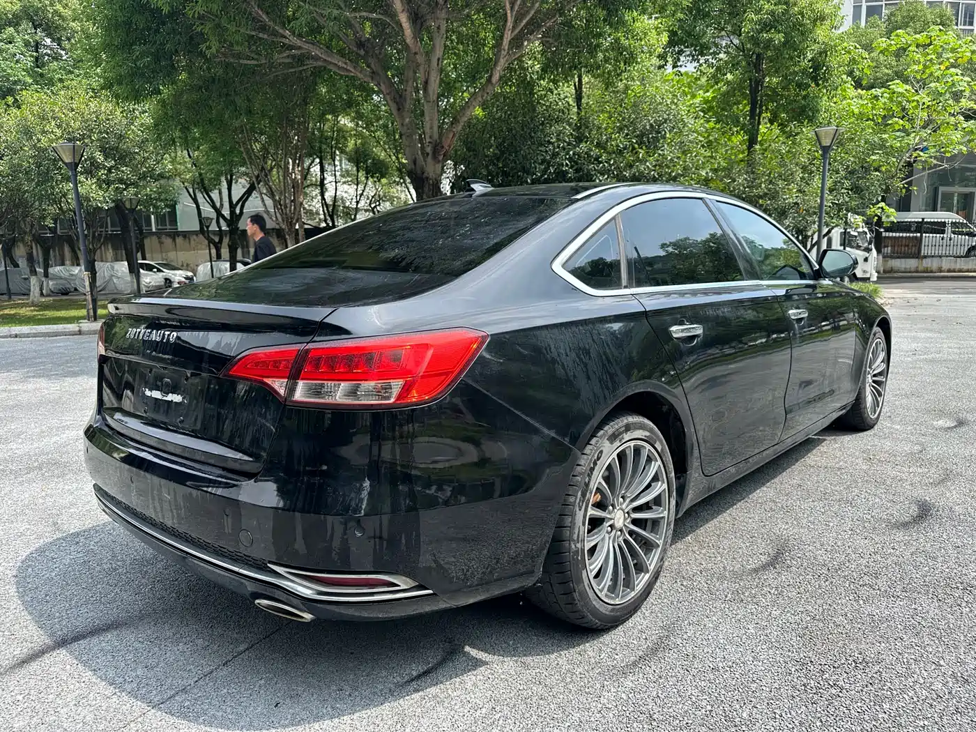 Фото 6 - Zotye Z700