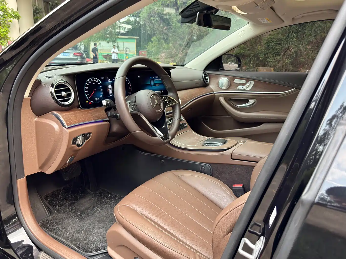 Mercedes-Benz E-Class 2023 E 300 L Luxury фото 5