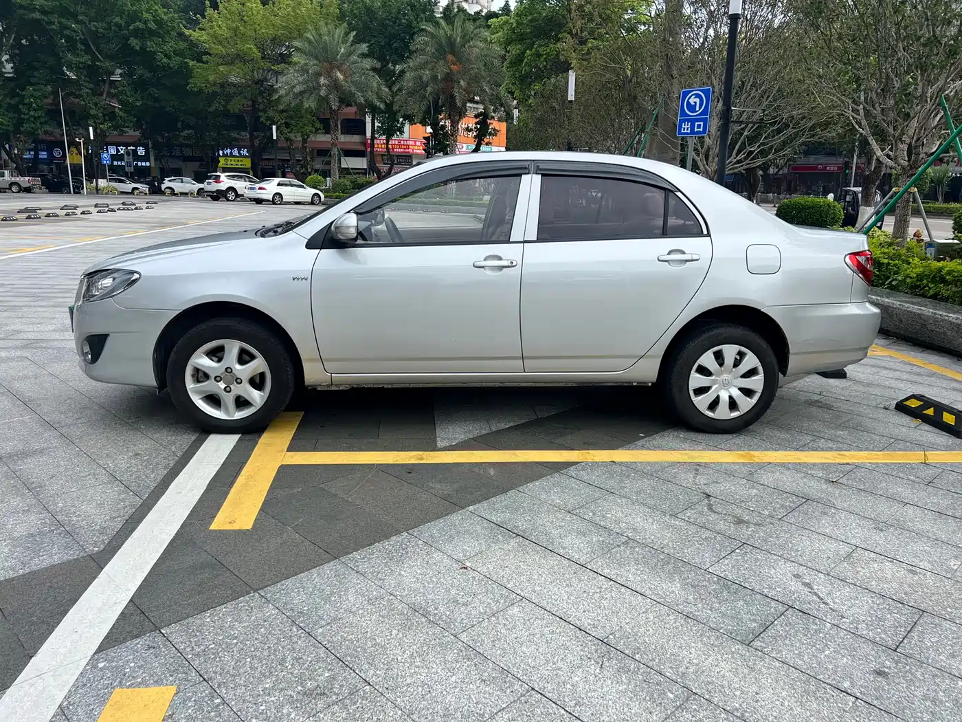 Toyota Corolla 2013 1.6L Automatic Excellence Edition фото 4