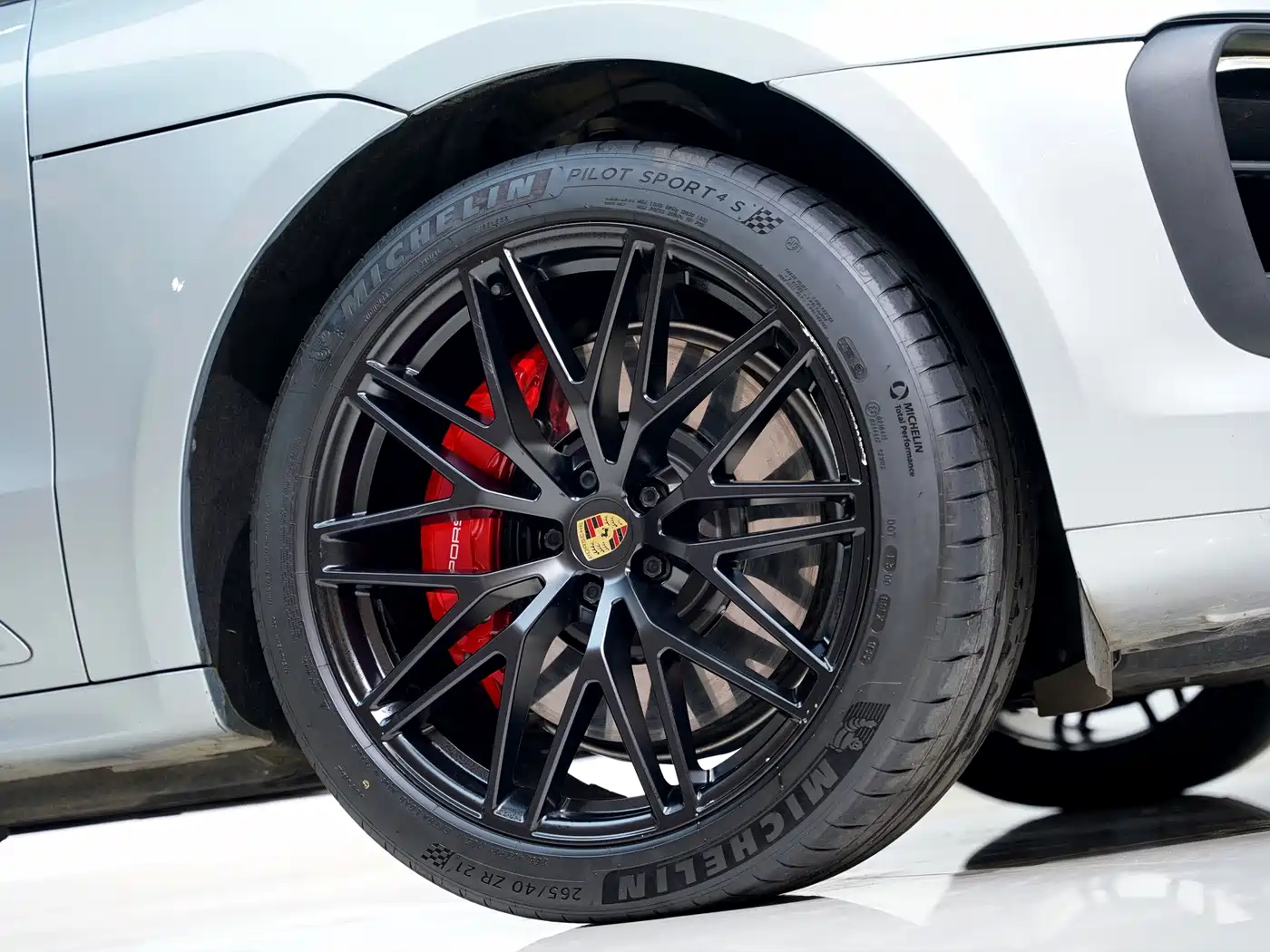 Porsche Macan 2022 Macan GTS 2.9T фото 11