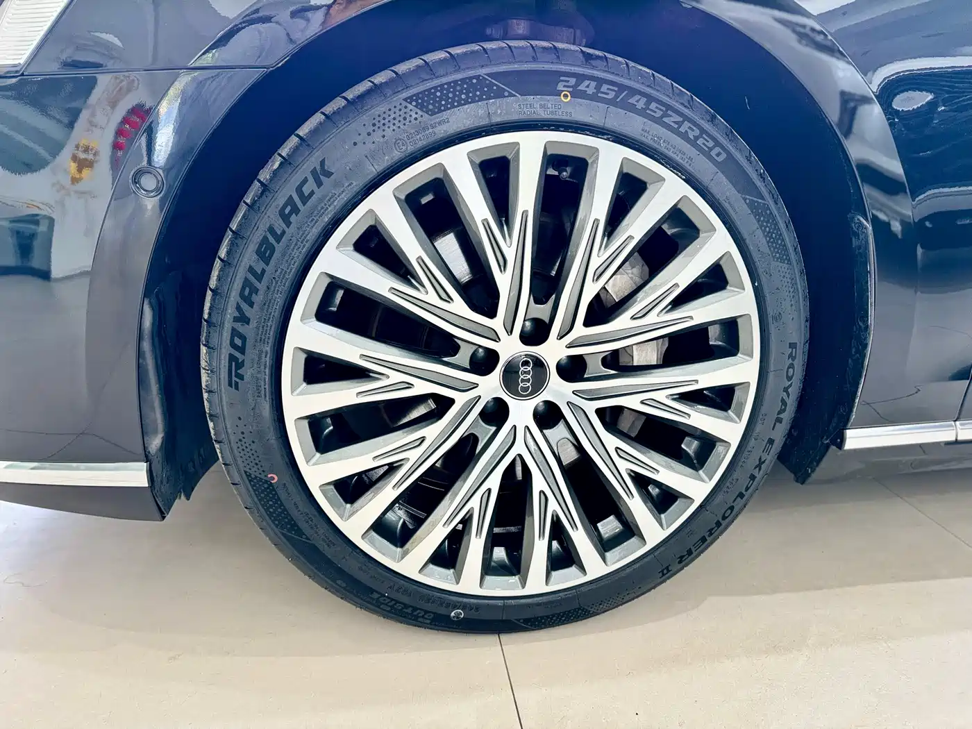 Audi A8 2018 A8L 55 TFSI quattro Launch Premium фото 20