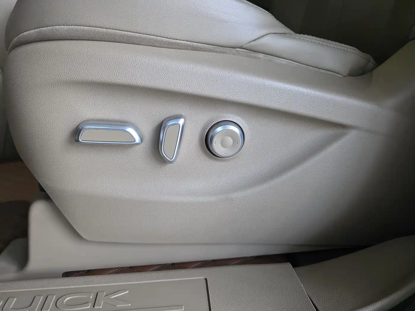 Buick GL8 2021 ES Landlord 653T Premium фото 16