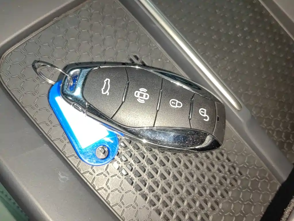 Hongqi EH7 2026 2025 690 Smart Selection Edition