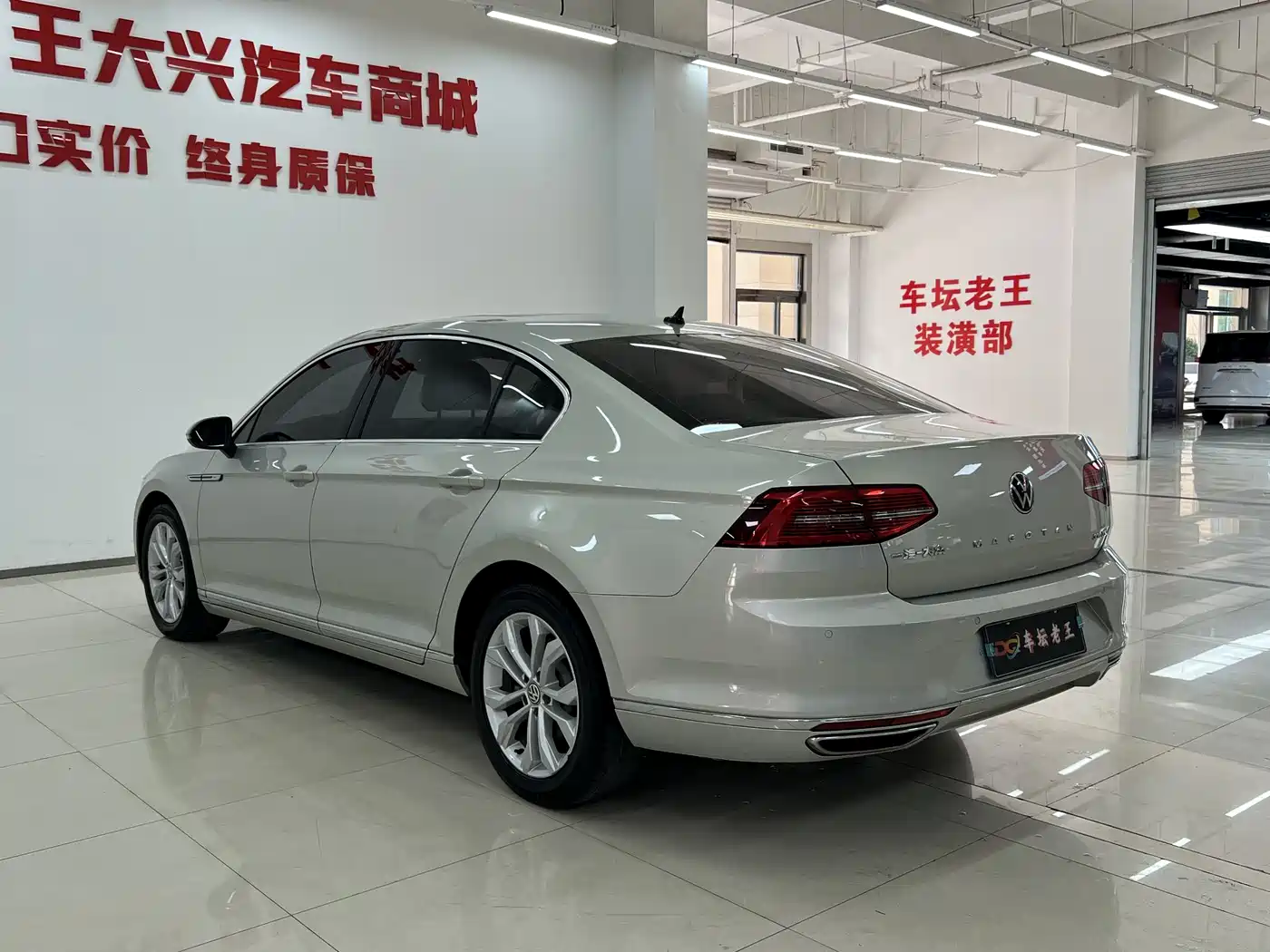 Volkswagen Magotan 2017 330TSI DSG Luxury фото 6