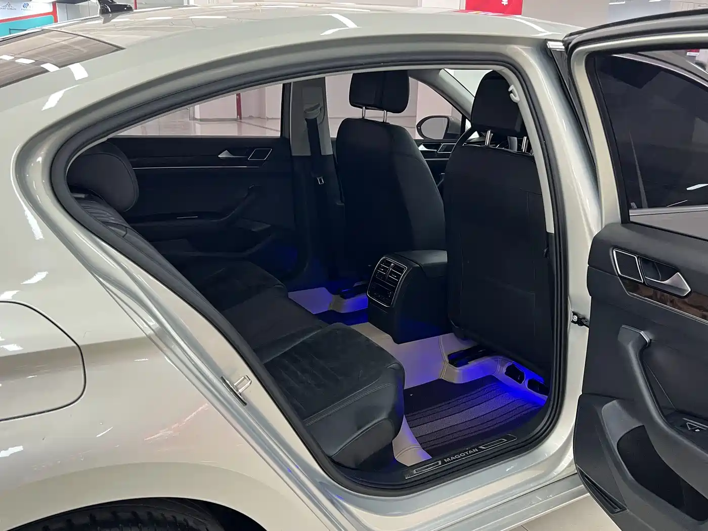 Volkswagen Magotan 2017 330TSI DSG Luxury фото 15