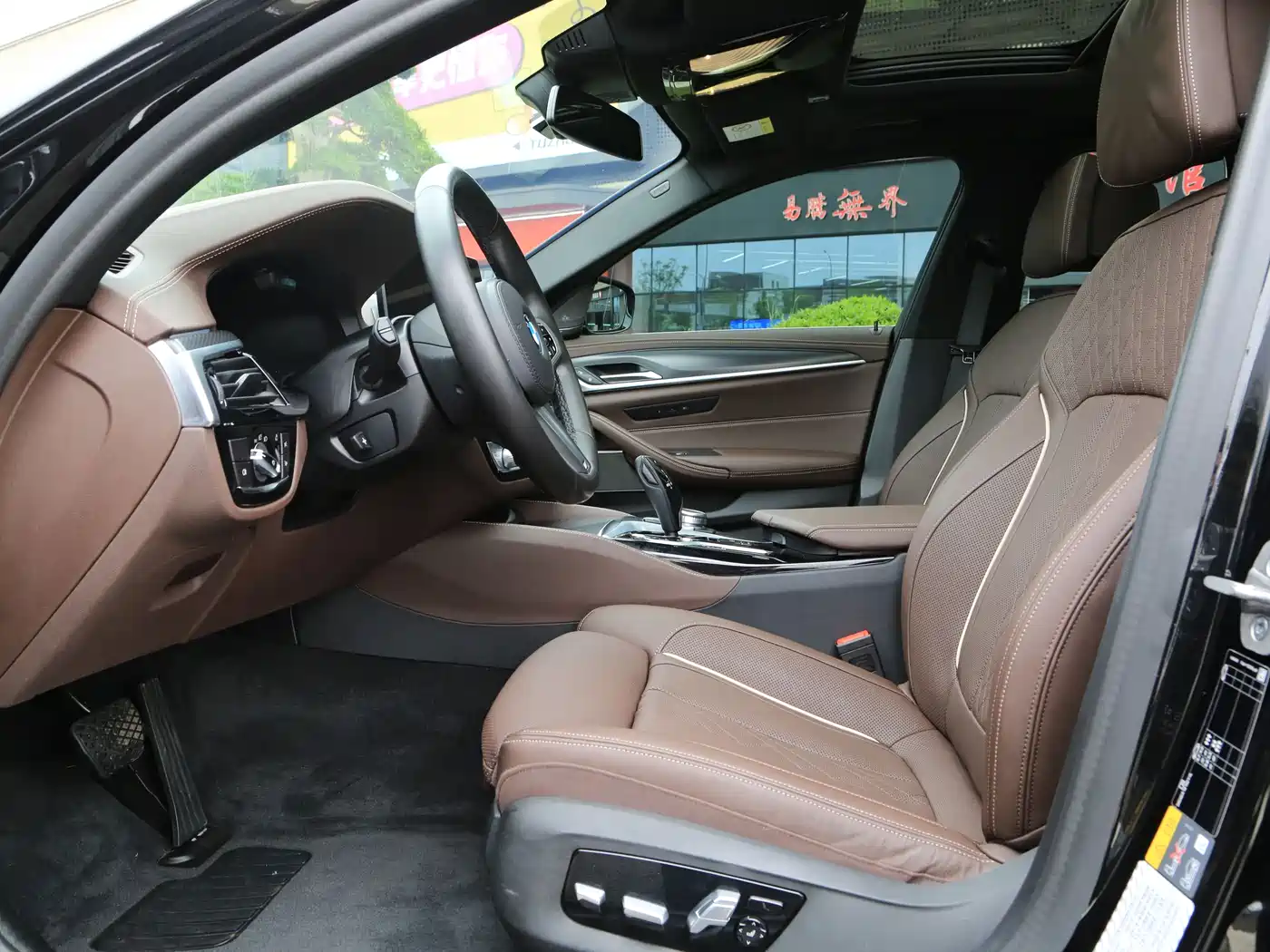 BMW 5 Series New Energy 2021 535Le Pioneer Edition M Sport Package фото 10
