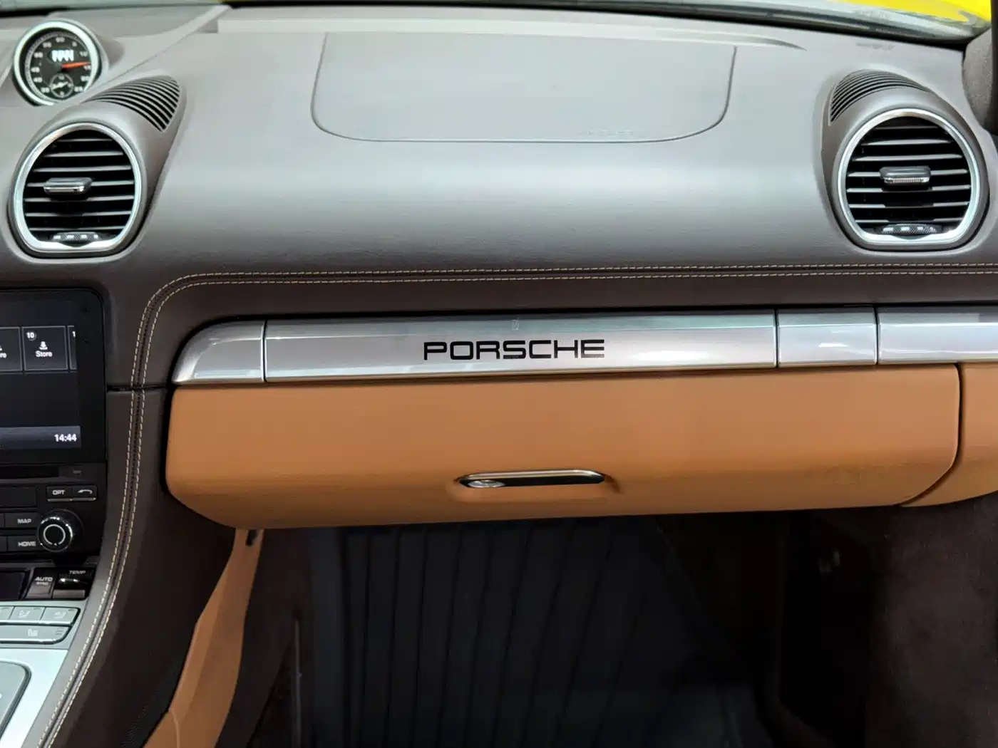 Porsche 718 2018 Cayman 2.0T фото 13