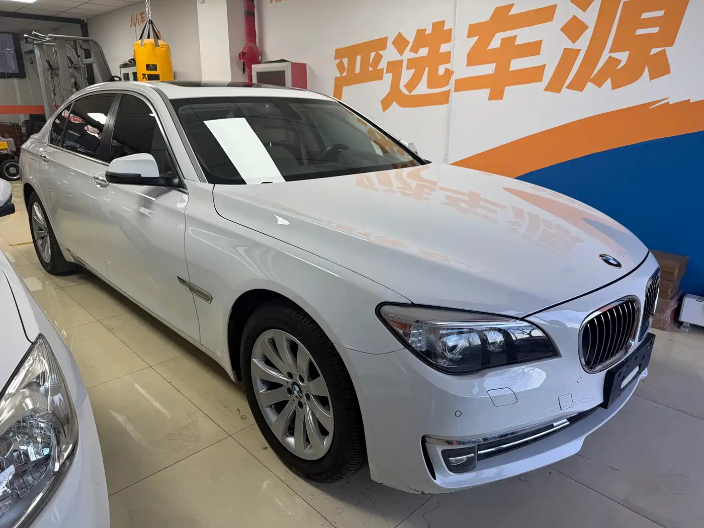 BMW 7 Series 2013 Model 740Li Leading фото 2