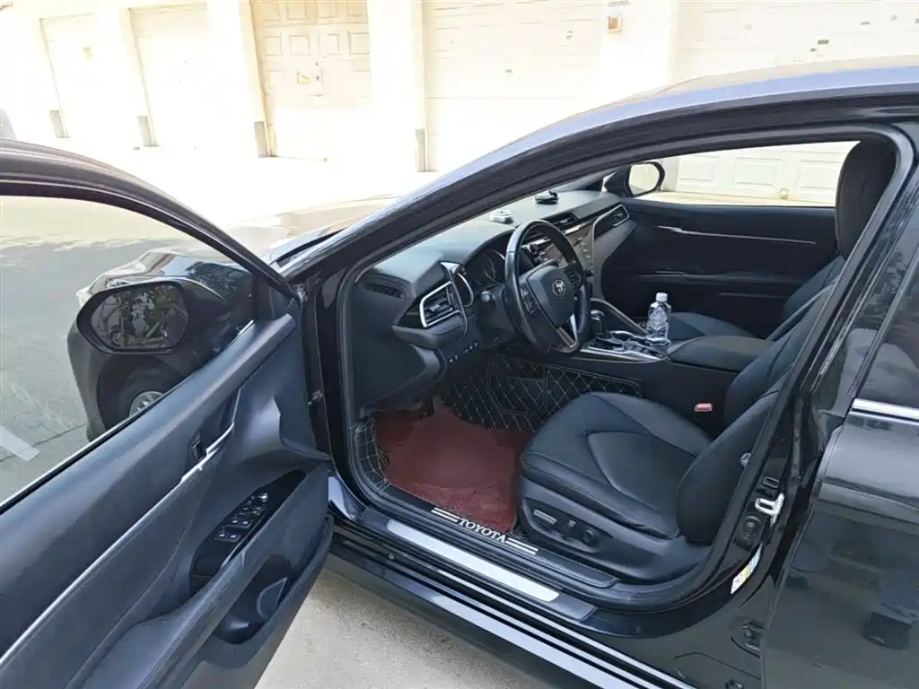 Toyota Camry 2018 2.5G Luxury Edition фото 16