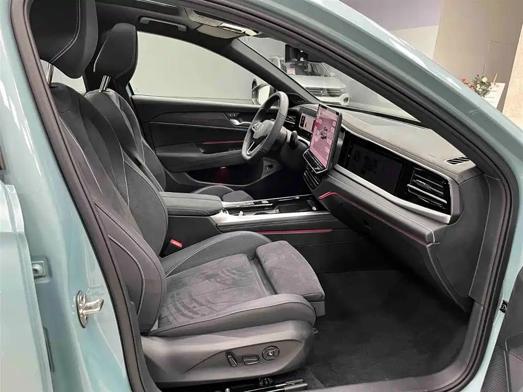 Volkswagen Passat 2025 Model Pro 380TSI Starlight Dragon Premium Edition фото 13