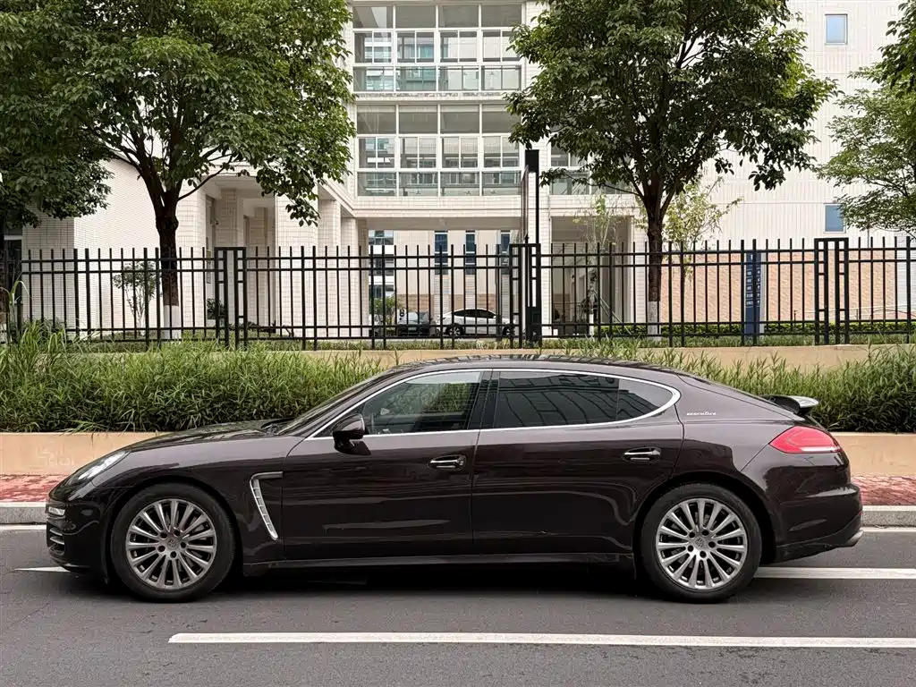 Porsche Panamera 2014 Panamera Executive 3.0T фото 2