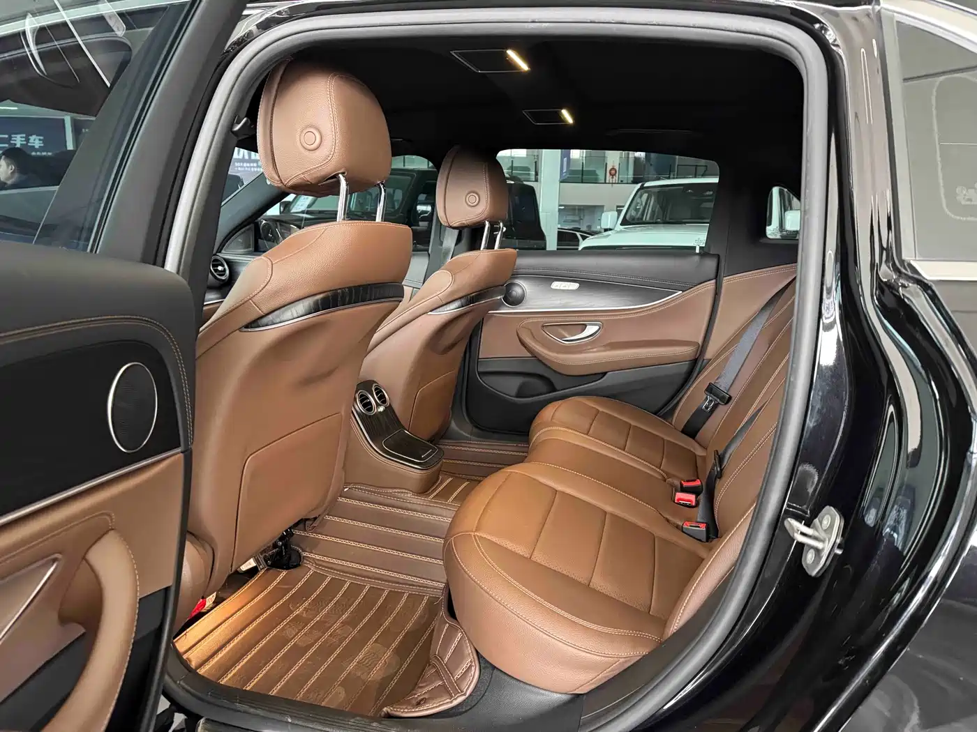 Mercedes-Benz E-Class 2023 E 260 L Sport фото 2