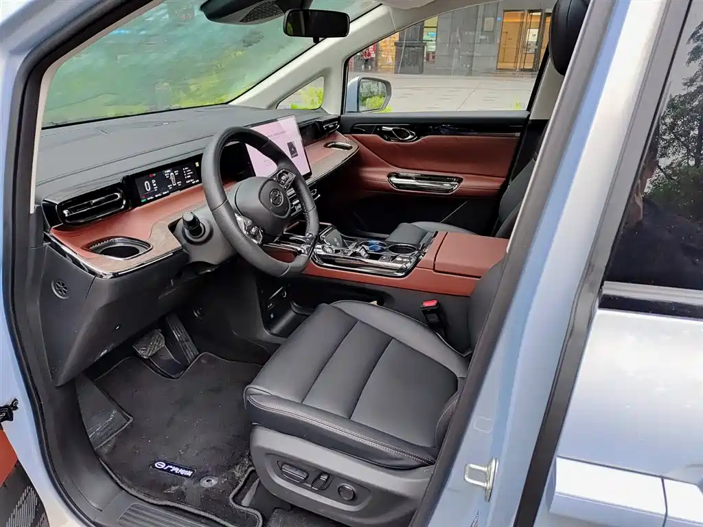 GAC TRUMPCHI E8 NEW ENERGY