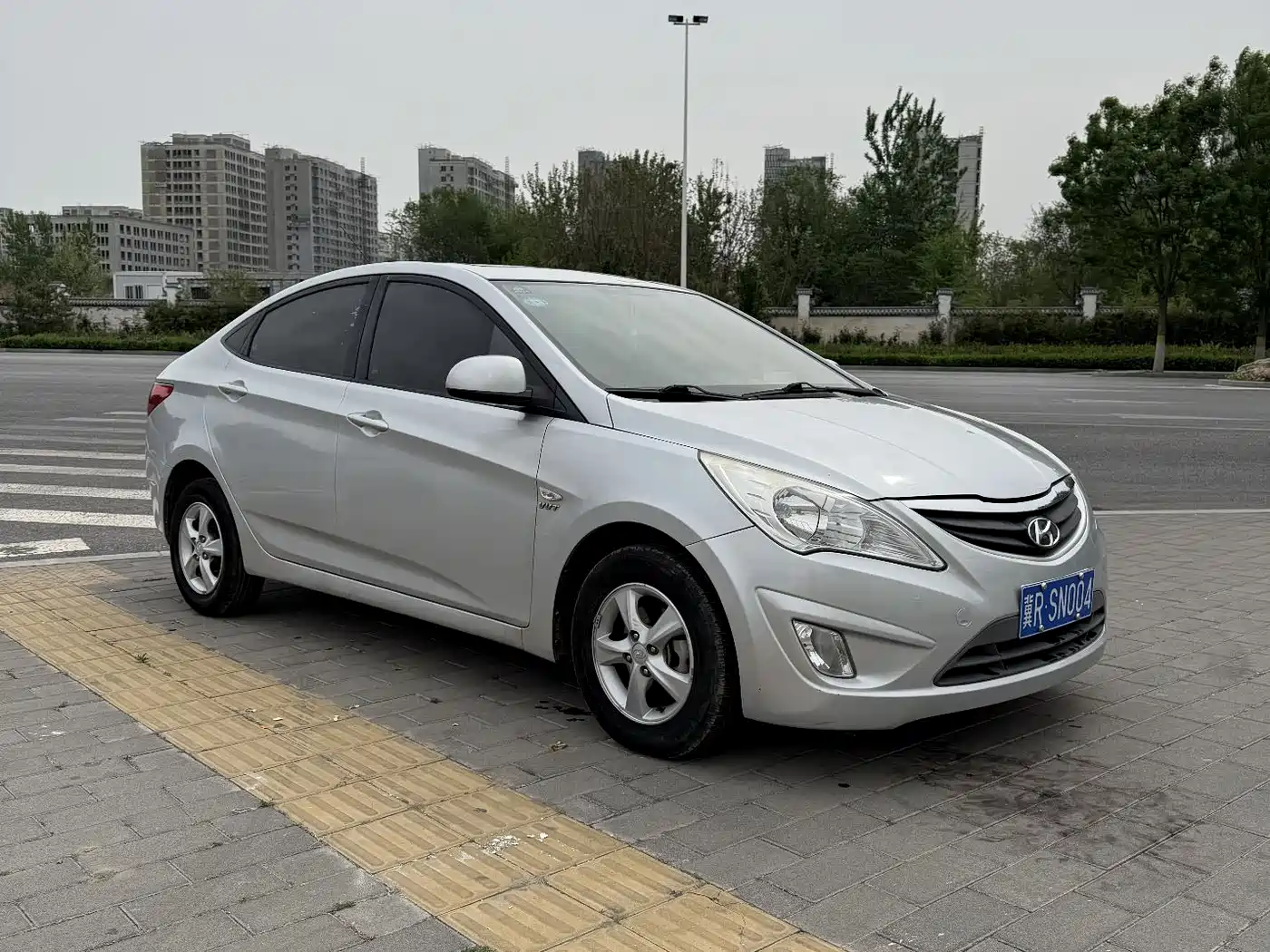 Hyundai Verna 2010 Sedan 1.4L Automatic Comfort GS фото 3