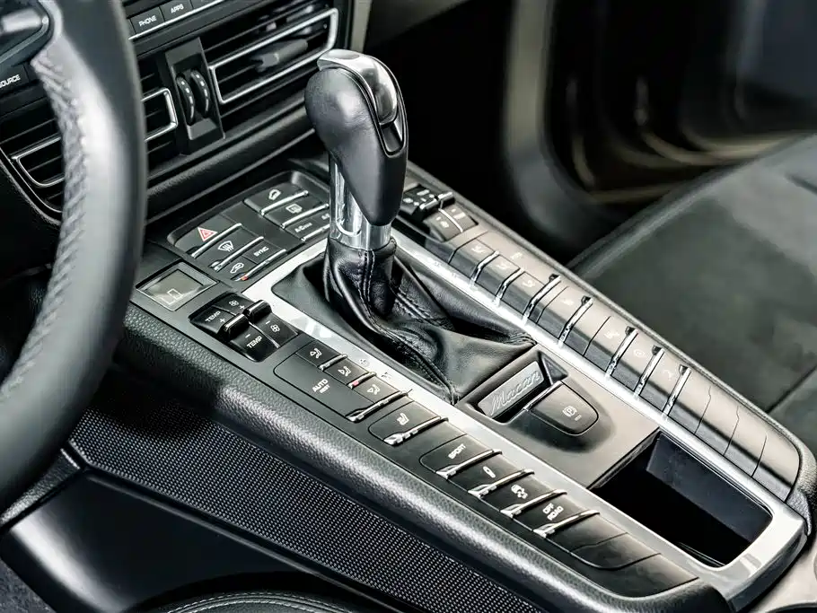 Porsche Macan 2018 Macan 2.0T фото 12