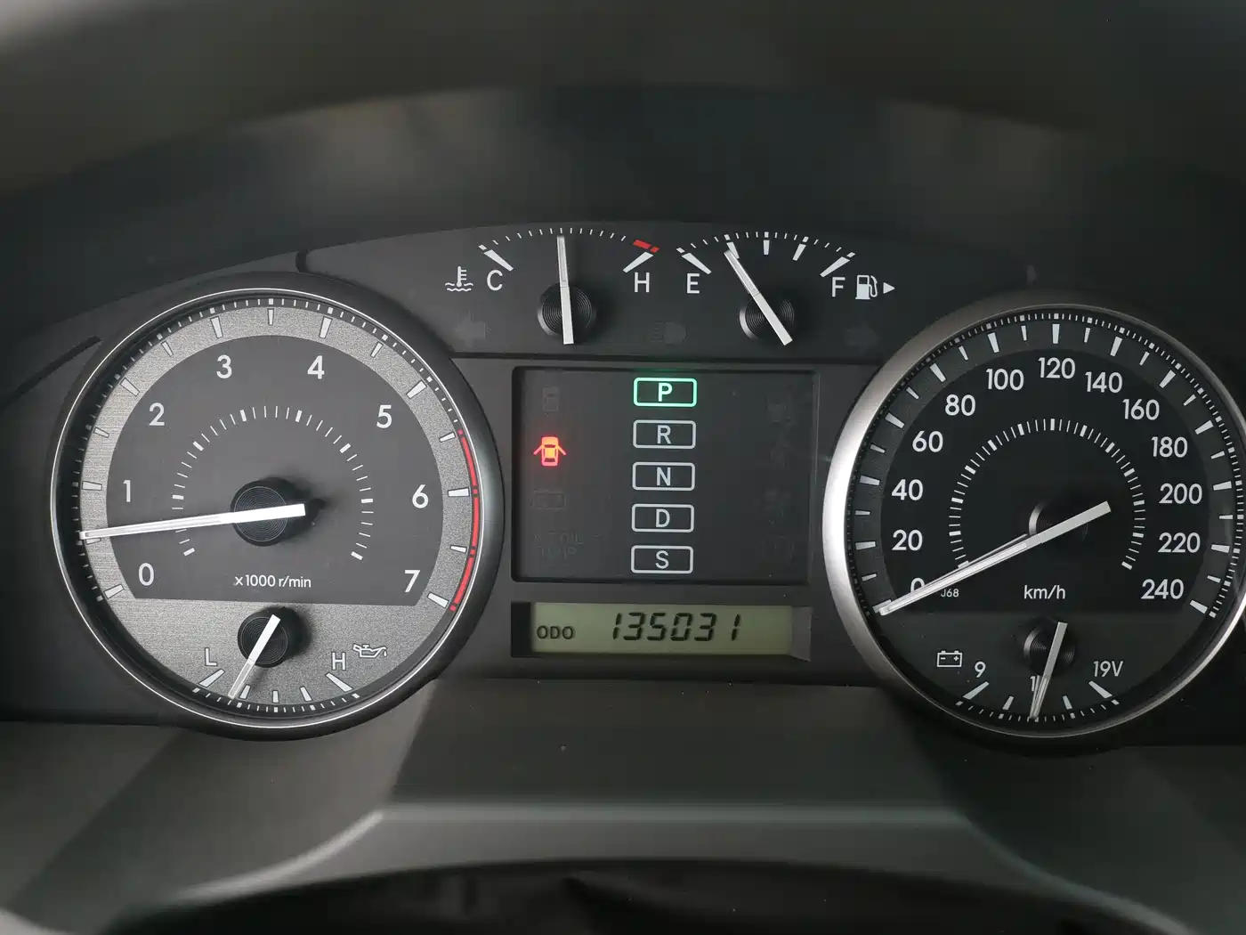 Toyota Land Cruiser 2010 Model 4.0L Automatic VX фото 6