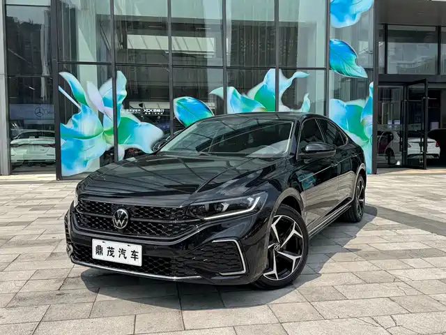 Volkswagen Passat 2024