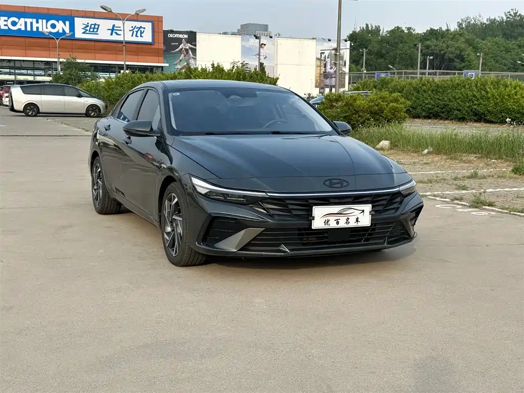 Hyundai Elantra 2023 Model 1.5L CVT LUX Premium Edition фото 3