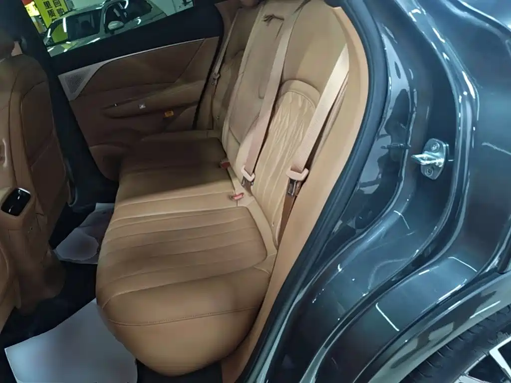 Dongfeng Aeolus L8 2025 2025 Plug-in Hybrid